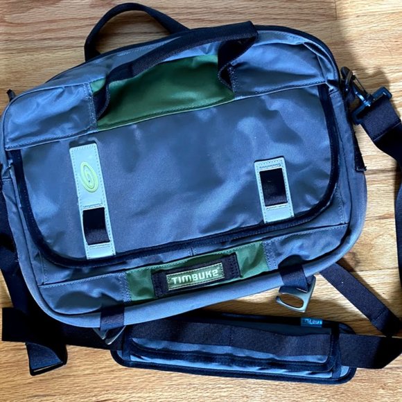 Timbuk2 laptop/messenger back - never used - Picture 1 of 2